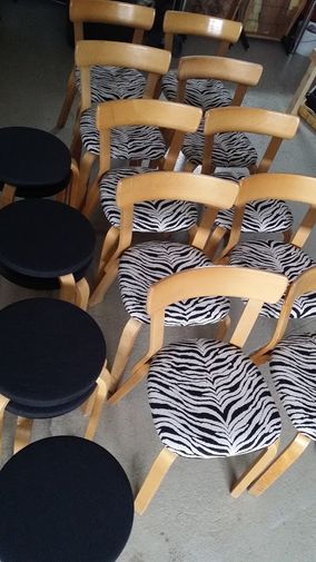 Jakkaroiden ja tuolien uudelleenverhoilua